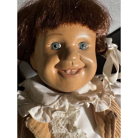 William Tung Wooden Doll Alissa Original Clothing Signed Numbered 260/1500  19” - Picture 15 of 15